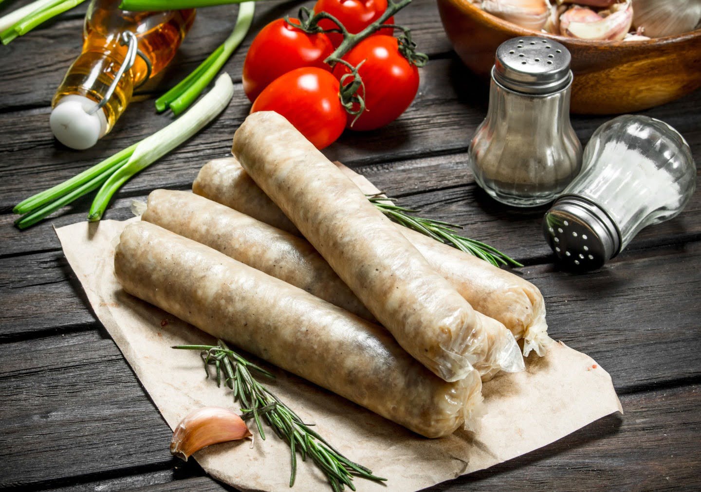 raw-sausage-with-spices-5SJEXVY
