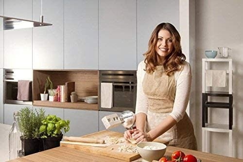 products-big_mama_pasta_making_pasta.jpg